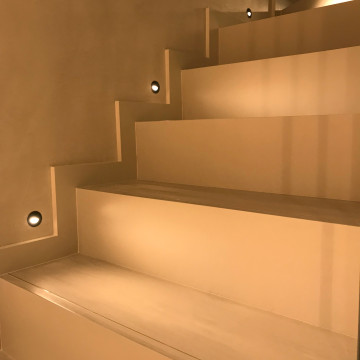 Resin stairs in a neutral tone